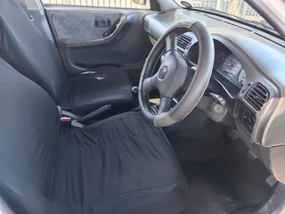 Nissan Sentra 1.6 Acenta with 286775km available now!