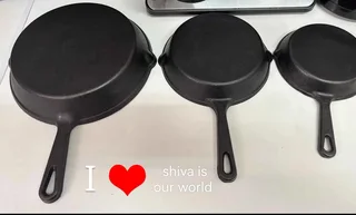 Cast iron frying pan