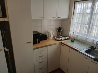 Immaculate   Furnished, Spacious 1 Bedroom Granny Flat, Upper Glenwood