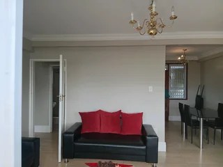 Beautiful 2.5 Bedroom Renovated, Furnished Flat, Innes Road, Morningside