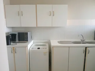 Beautiful 2.5 Bedroom Renovated, Furnished Flat, Innes Road, Morningside