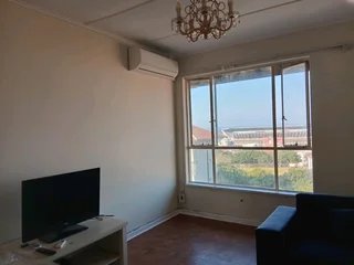 Spacious 2.5 Bedroom Fully Furnished Flat, Morningside