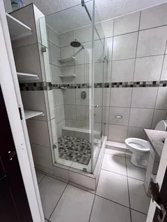 Modern 3 Bedrokm Pet Friendly Duplex, Newhaven road, Upper Glenwood