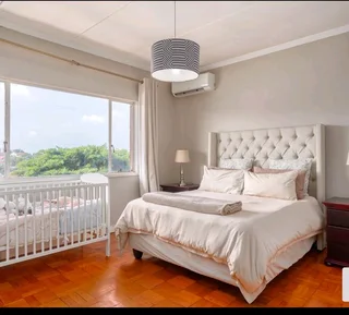 Luxurious,  Super Spacious 2 Bedroom Apartment, 2 Parkings, Upper Glenwood