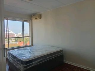 Large 2.5 Bedroom Fully Furnished Flat, Windermere, Morningside