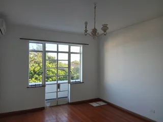 Large 3 Bedroom Flat,  Sea views, Old Worlde Style, Prime Essenwood