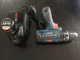 BOSCH BATTERY DRILL