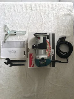 MAKITA TRIMMER