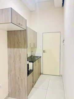 Room to rent for 3 months - affordable room under R3000 in JHB -safe CBD- 1bedroom available in JHB