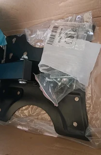 NEW Fully Adjustable/Swivel Wall Mount 32&#34; TV Bracket