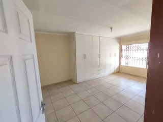 Apartment - Ad posted by Boikanyo Shole