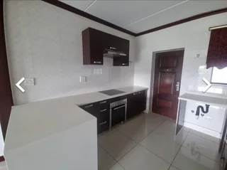 1 bedroom available to rent in 2 bedroom apartment,