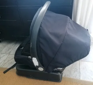 PEG PEREGO VIAGGIO TRI FIX CAR SEAT WITH BASE