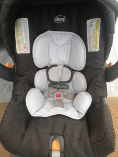 CHICCO LATCH FIX SEAT AND BASE