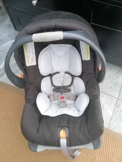 CHICCO LATCH FIX SEAT AND BASE