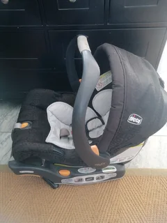 CHICCO LATCH FIX SEAT AND BASE