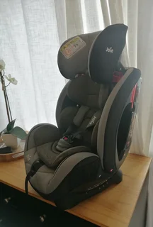 JOIE STAGES CAR SEAT WITH NEW BORN INSERT