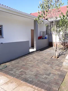 Room to rent in a House at Kew (Near Bramley), Johannesburg