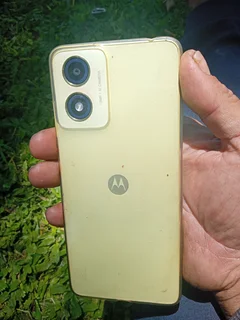 Motorola e14 phone
