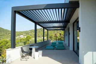 Prolific shade ports & pergola