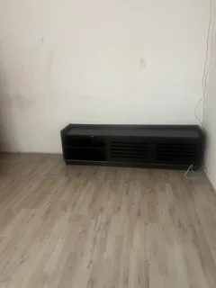 Room - Ad posted by Phush Vumazon