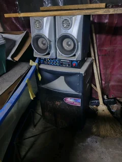 Speaker with amp