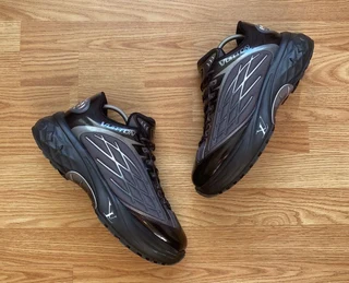 Louis Vuitton Discovery Laced up Sneaker