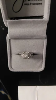 White gold diamond engagement ring please whatsapp on (082 654 3525) do not phone i dont answer un