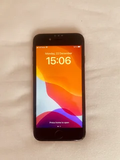 Apple iPhone 8 64GB (Used); Charging Cable: Price - R 2200