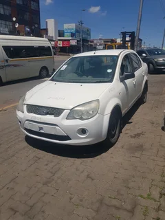Ford Ikon 2012 1.6