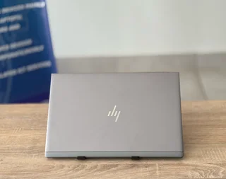 Hp Zbook 15u, G5, Intel(R) Core i7vPro - 8550CPU, 8th Generation with RADEON PRO WX 3100 , MOBILE WO