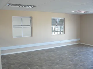 252 sqm Factory / Warehouse with 5 parking bays TO LET in Saxenburg Park 2