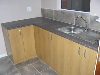 252 sqm Factory / Warehouse with 5 parking bays TO LET in Saxenburg Park 2