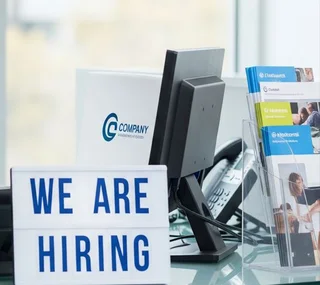 Sales &amp; Front Desk Receptionist With Technical Knowledge