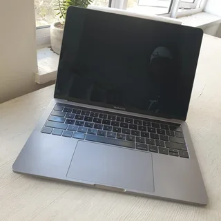 REFURBISHED MacBook Pro/ Touchbar 13.3 -Mid 2019