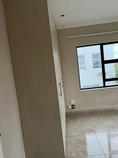 Big Room Available for Rent in quiet Area of Par