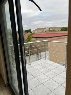 Big Room Available for Rent in quiet Area of Par