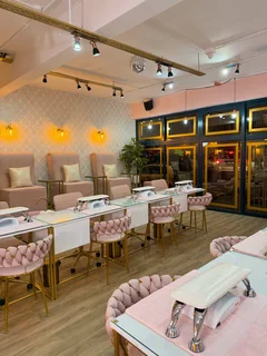 Qualified Nail Technicians Needed