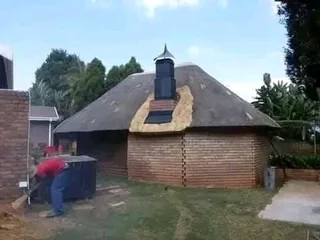 The Thatch Experts 0739930111