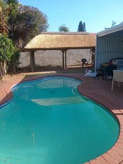 The Thatch Experts KZN 0739930111