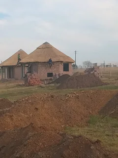 Thatch Roofs and Repairs 0739930111