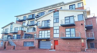 Observatory, 2 bed, 2 bath flat, parking (Waverley)