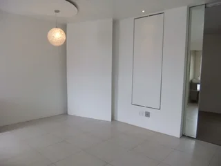 Woodstock (Upper), 1 bed flat, alarm (8 I-Court)