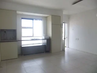 Woodstock (Upper), 1 bed flat, alarm (8 I-Court)