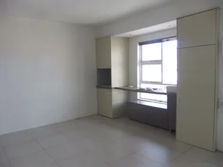 Woodstock (Upper), 1 bed flat, alarm (8 I-Court)