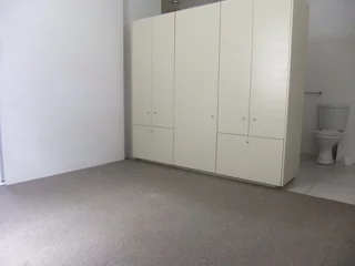 Woodstock (Upper), 1 bed flat, alarm (8 I-Court)