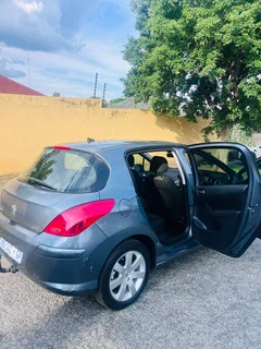 2008 Peugeot 2008 Sedan