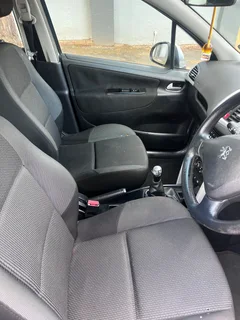 2012 Peugeot 207 Hatchback