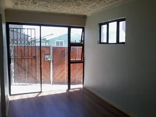 Room to rent R1700.00 in Khayelithsa Site B