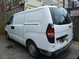 Hyundai H-1 GL CVVT 2.5 AT D4CB - 2014 SPARESBOYZ STRIPPING FOR SPARES